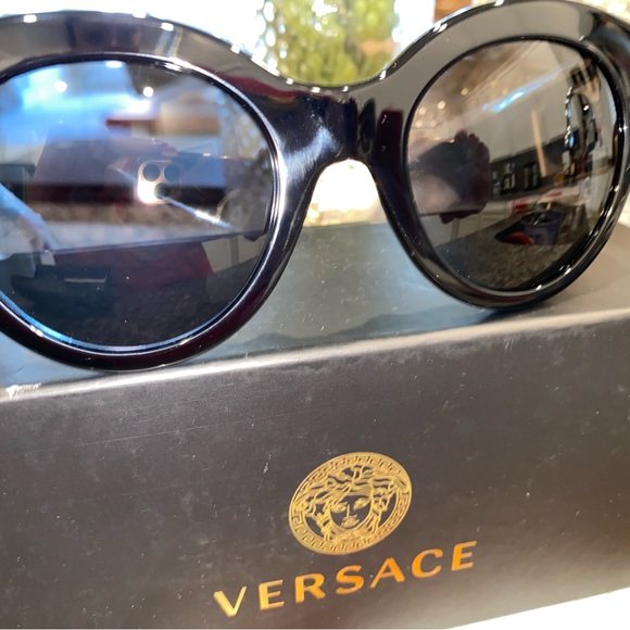 Authentic Versace Sunglasses New - Picture 9 of 11